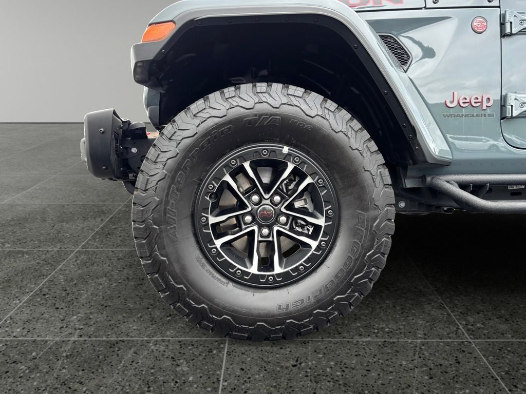 Used 2025 Jeep Wrangler Unlimited Rubicon AWD/4WD image 4
