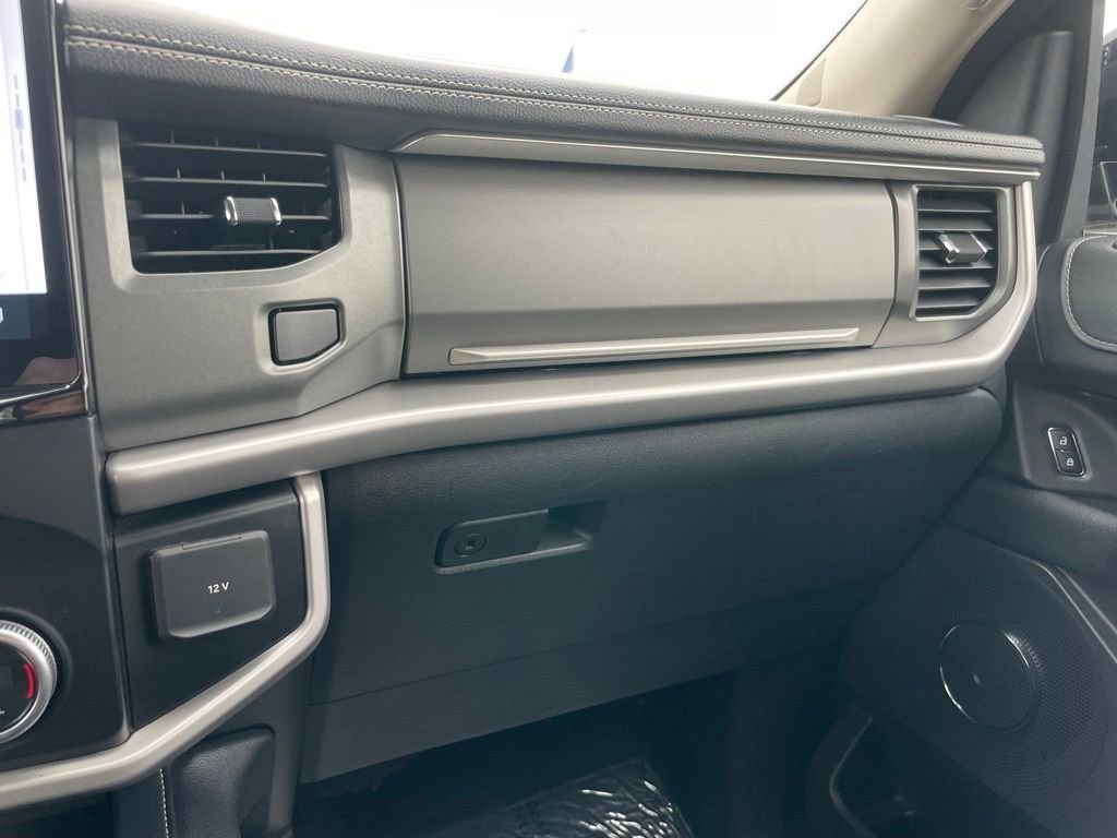 Used 2024 Ford Expedition XLT image 52