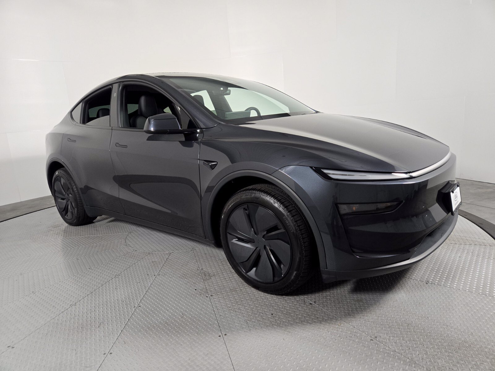 Used 2026 Tesla Model Y Long Range RWD image 3