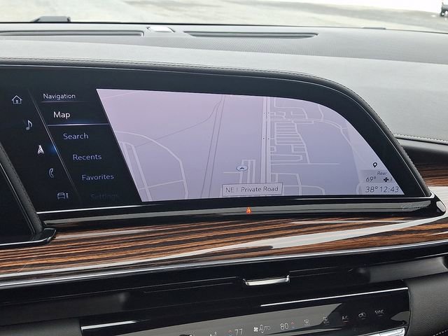 Used 2024 Cadillac Escalade ESV Premium Luxury w/ Performance Package AWD/4WD image 18