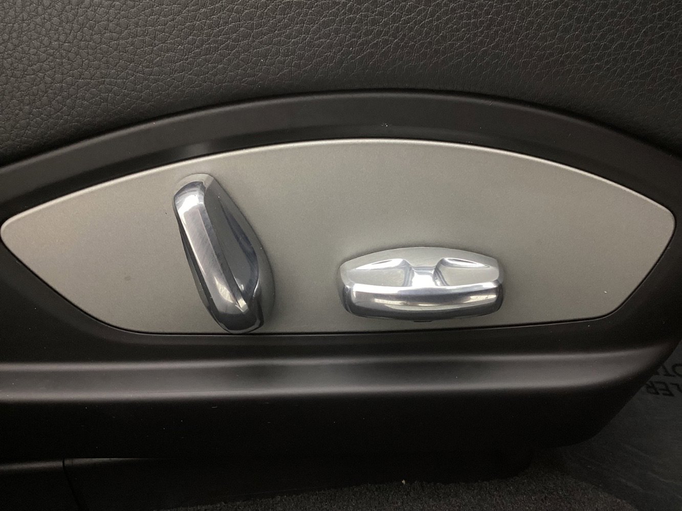 Used 2013 Porsche Panamera S image 38