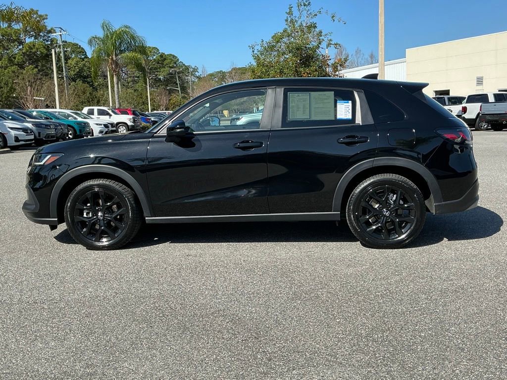 Certified 2025 Honda HR-V Sport image 3