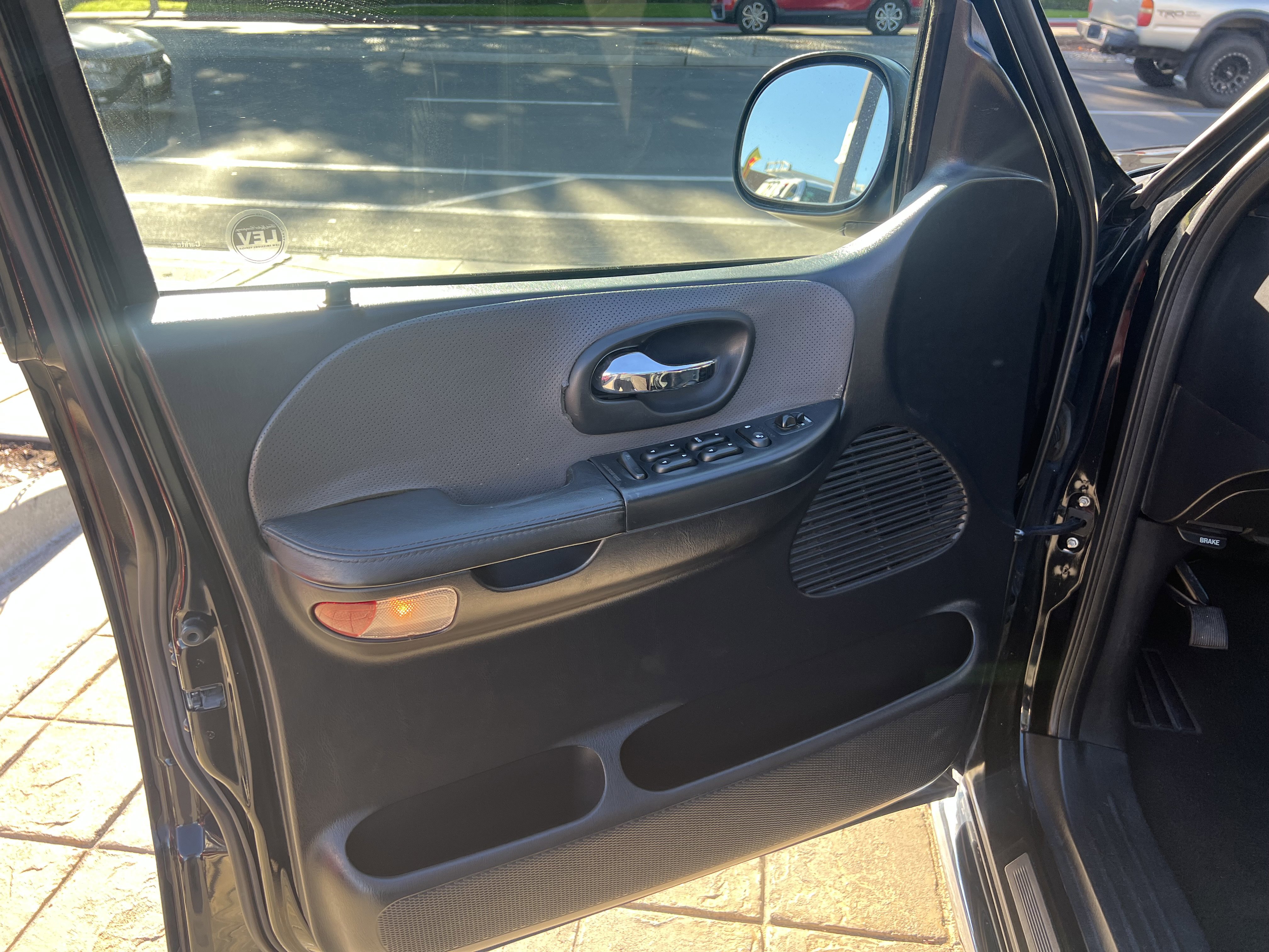 Used 2002 Ford F150 Harley-Davidson RWD image 16