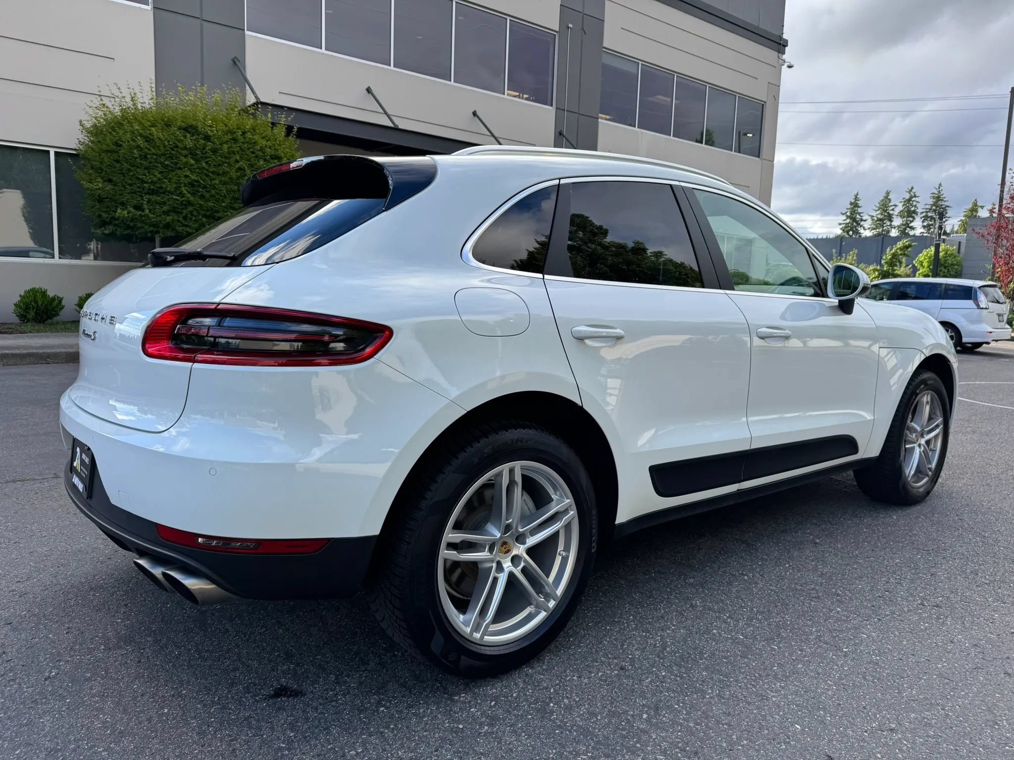 Used 2017 Porsche Macan S AWD/4WD image 11
