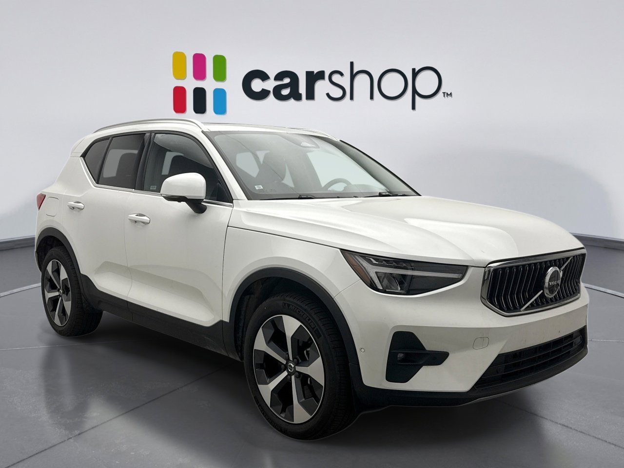 Used 2025 Volvo XC40 B5 Plus AWD/4WD image 5