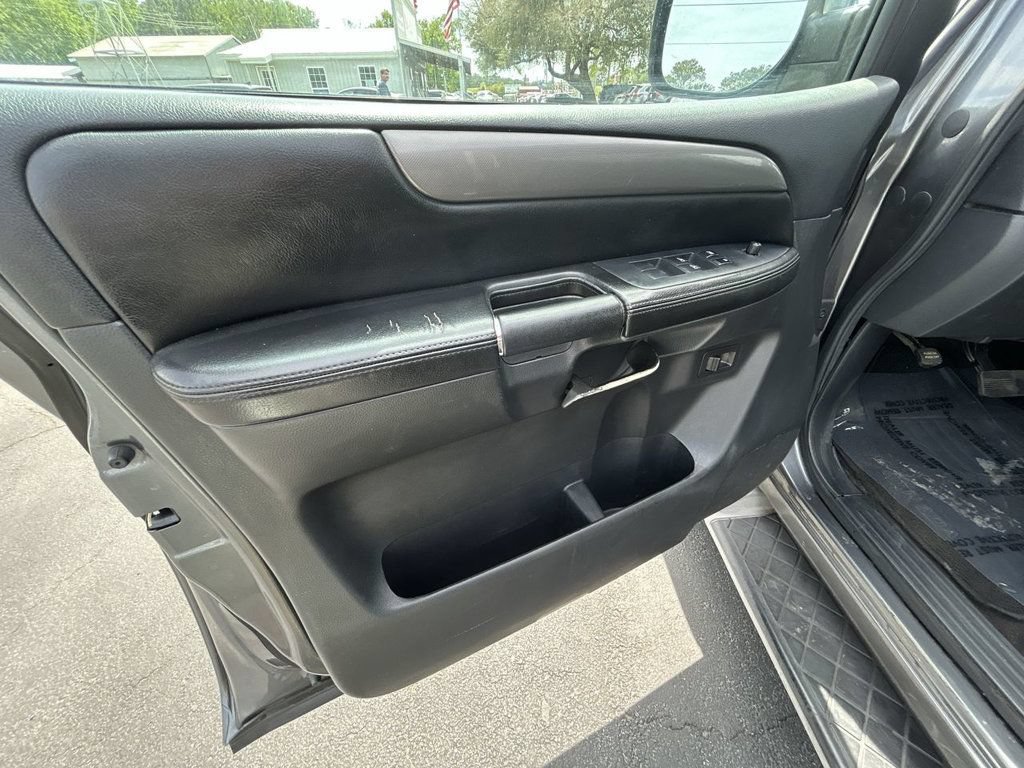 Used 2014 Nissan Armada SV w/ SV Driver Package RWD image 12