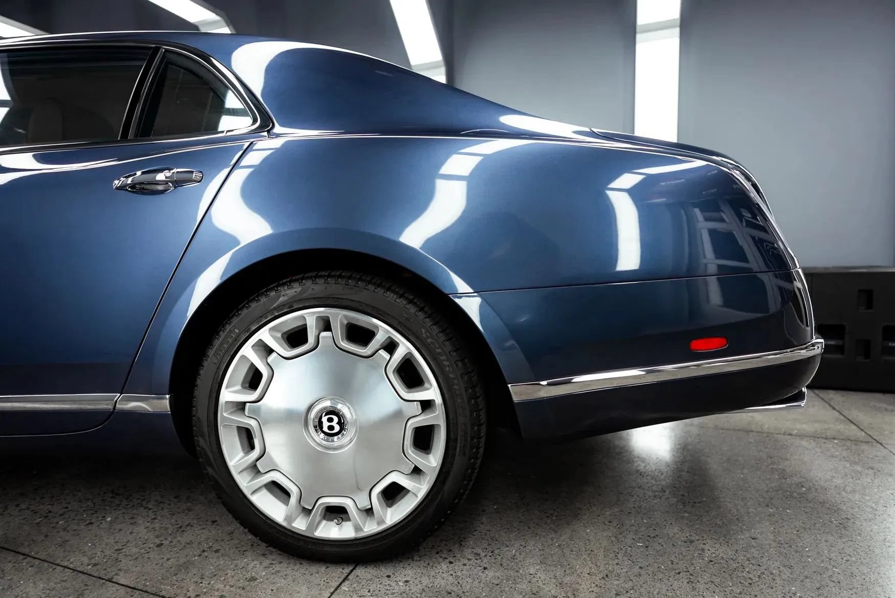 Used 2011 Bentley Mulsanne RWD image 8