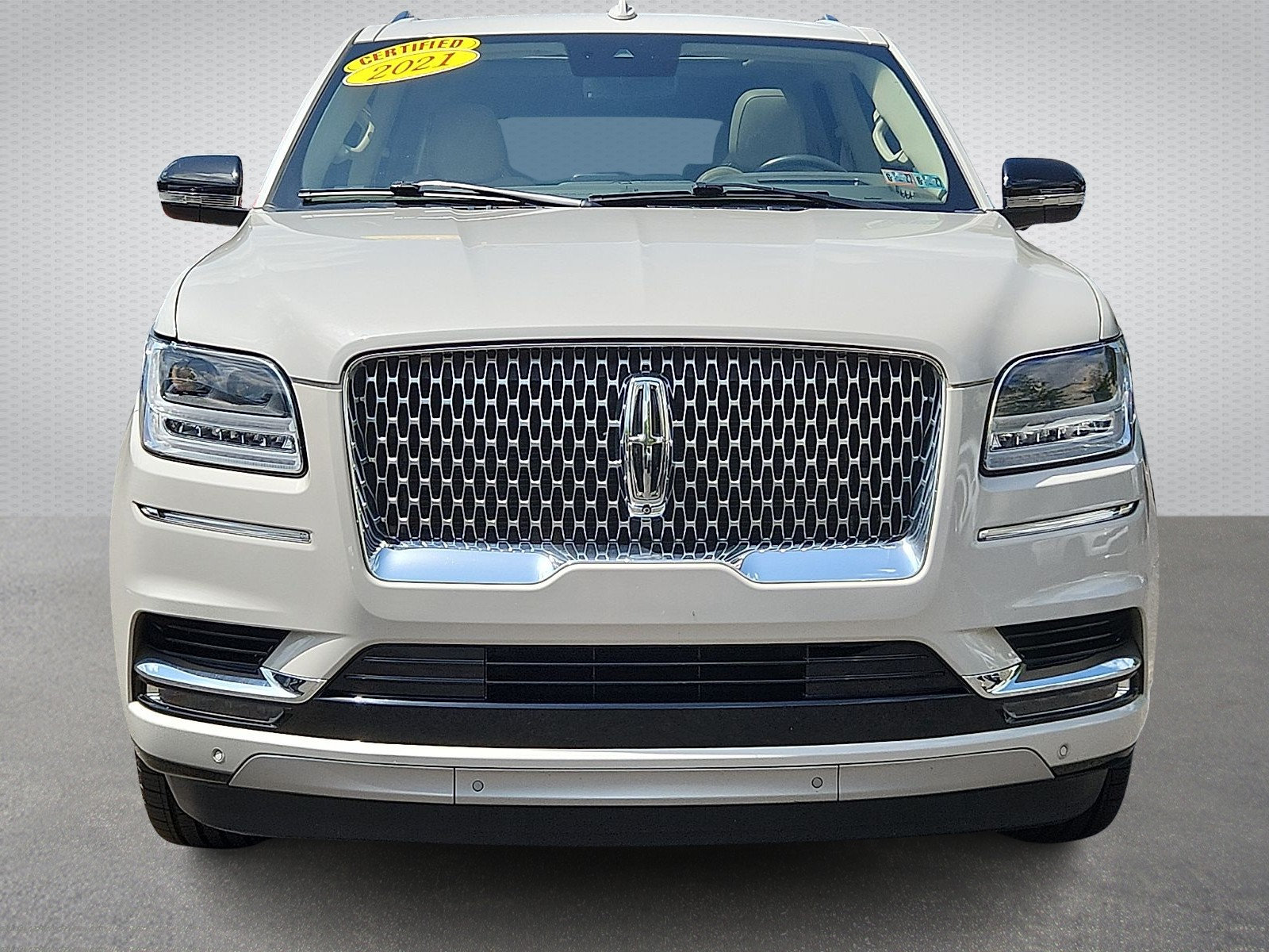 Used 2021 Lincoln Navigator L Reserve w/ Luxury Package AWD/4WD image 2