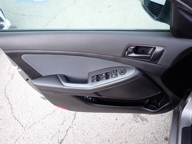 Used 2015 Kia Optima LX image 19