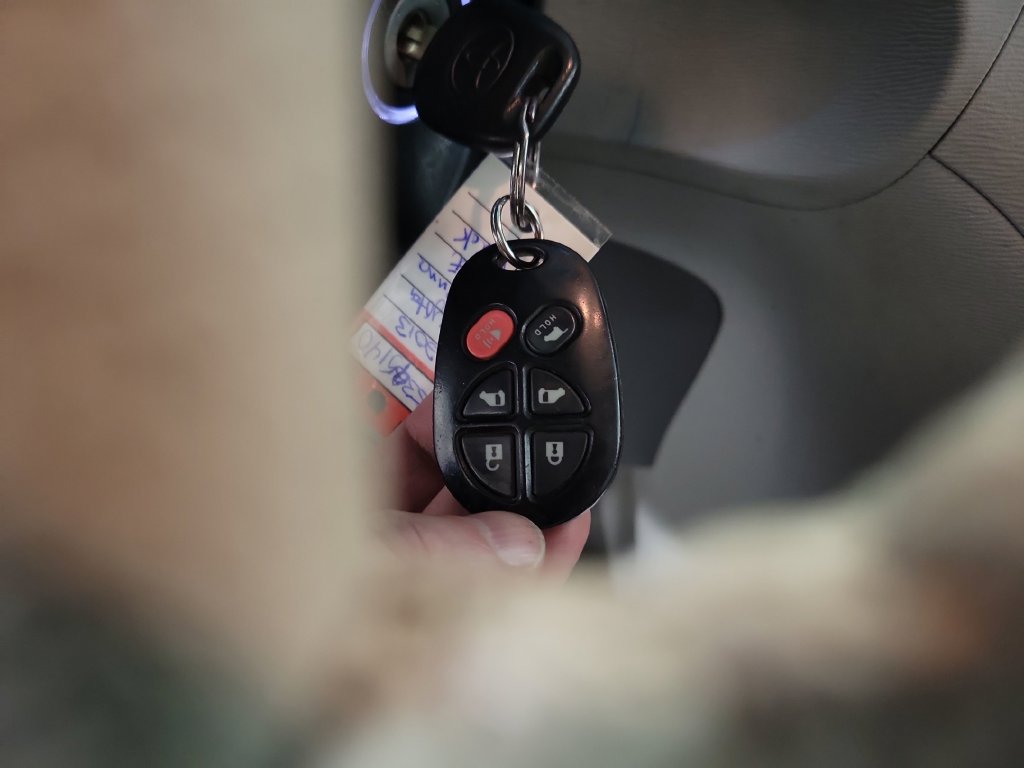 Used 2013 Toyota Sienna XLE FWD image 19
