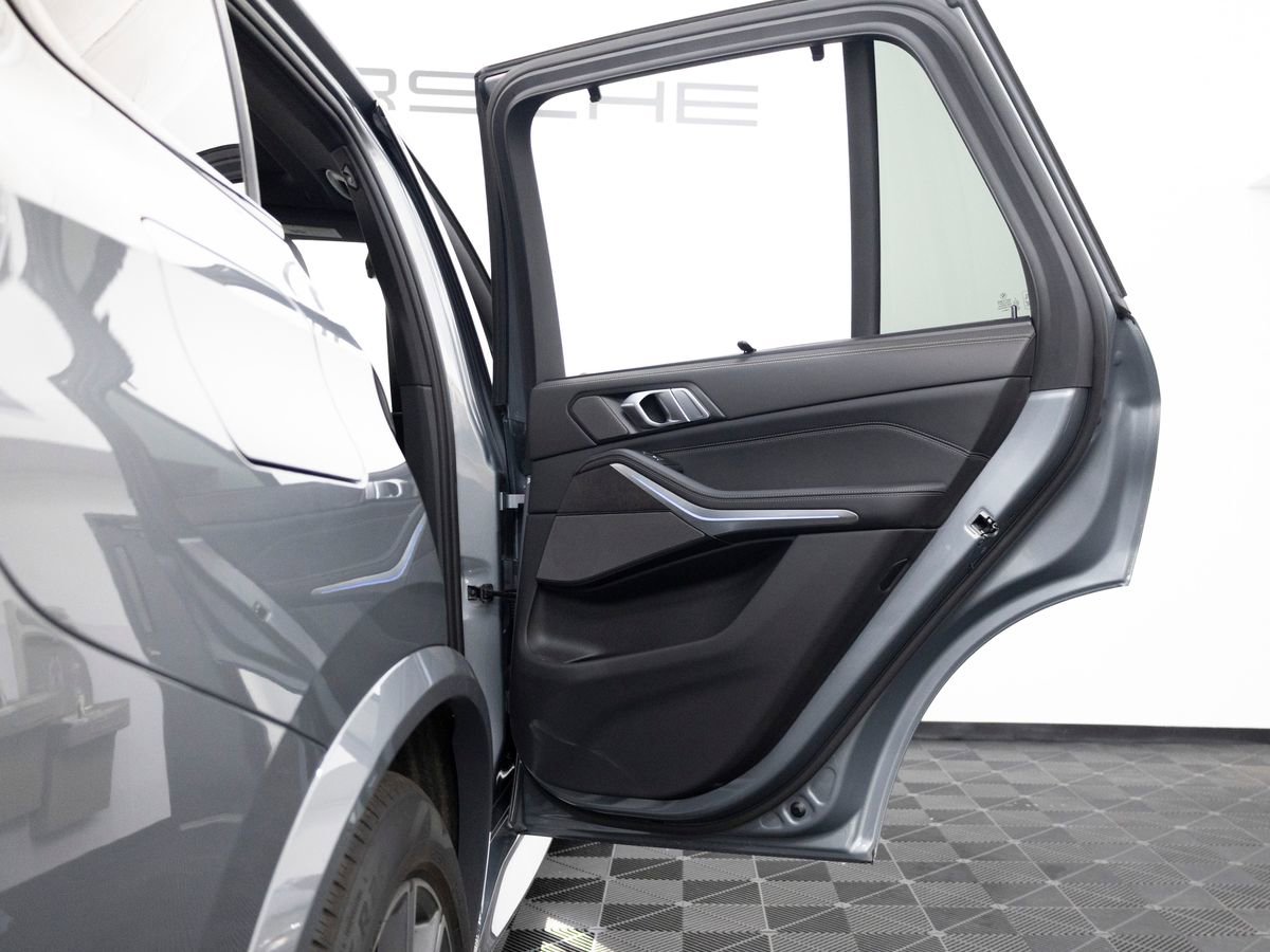 Used 2025 BMW X5 xDrive50e w/ M Sport Package image 27