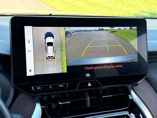 Used 2023 Toyota Venza Limited AWD/4WD image 29