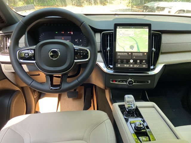 New 2026 Volvo XC90 B6 Plus w/ Protection Package Premier AWD/4WD image 13