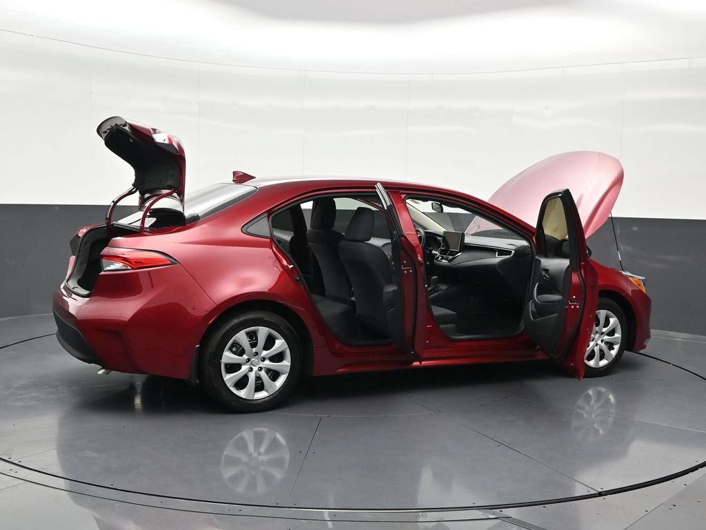 Used 2025 Toyota Corolla LE FWD image 34