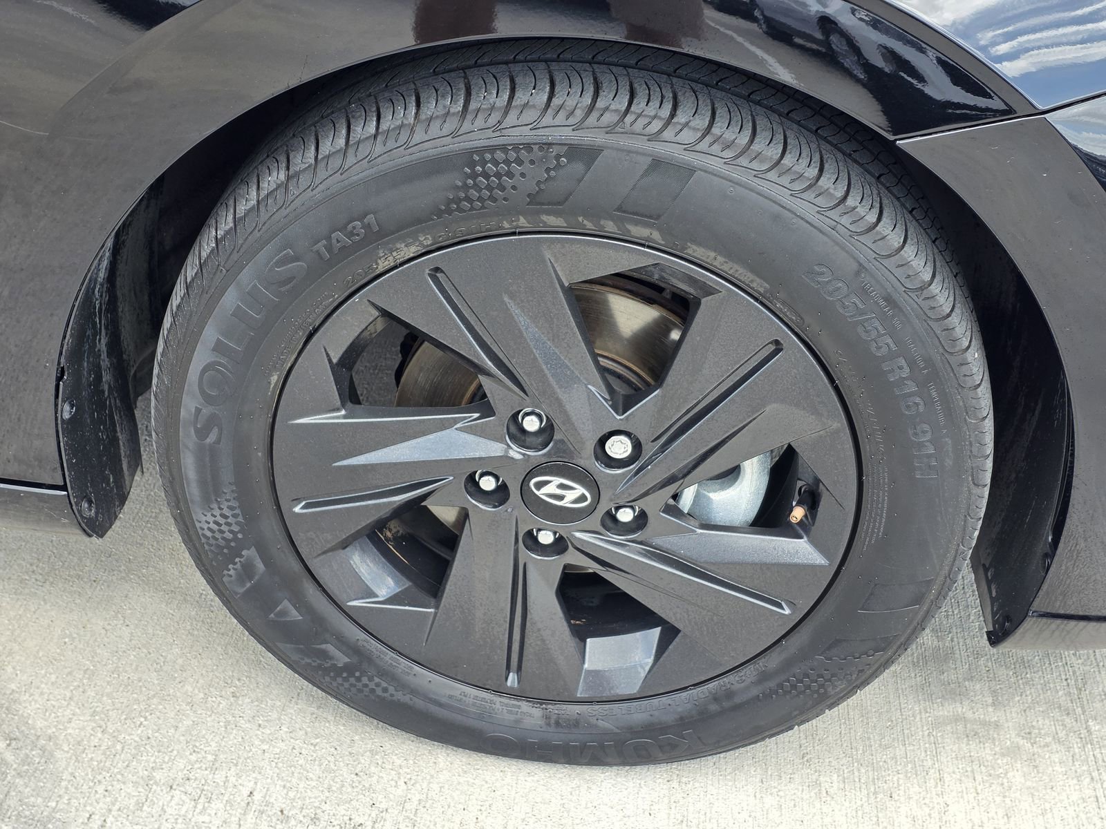 Certified 2023 Hyundai Elantra SEL image 30