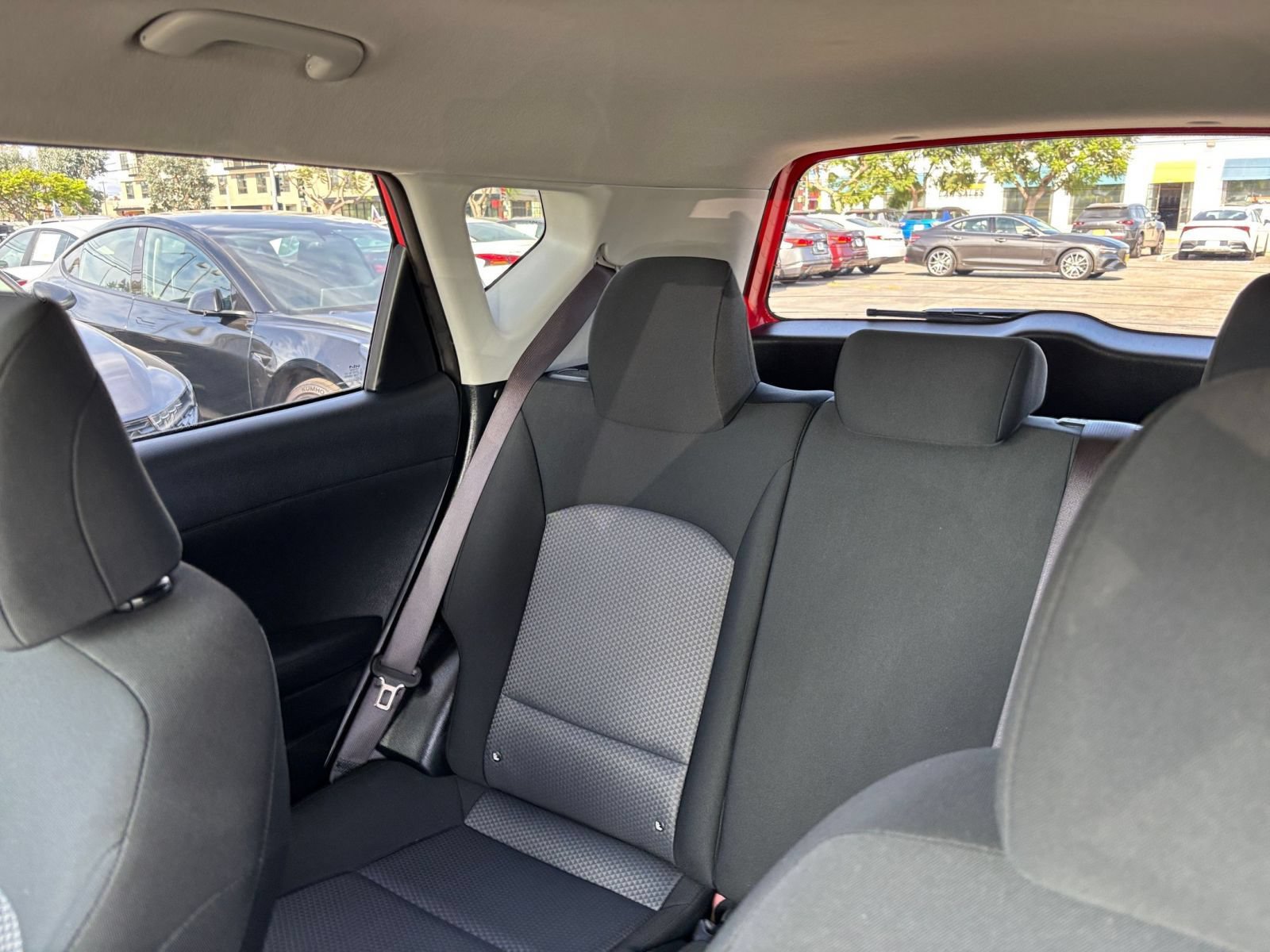 Used 2025 Kia Soul LX w/ LX Technology Package FWD image 34