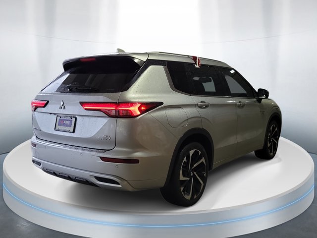 Used 2023 Mitsubishi Outlander SEL AWD/4WD image 4