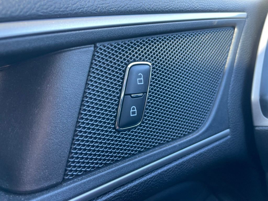 Used 2023 Ford Edge SEL image 23