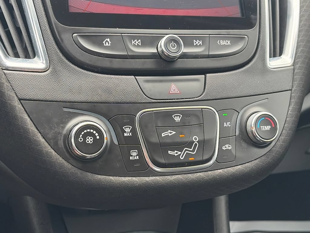 Used 2018 Chevrolet Malibu LT FWD image 21