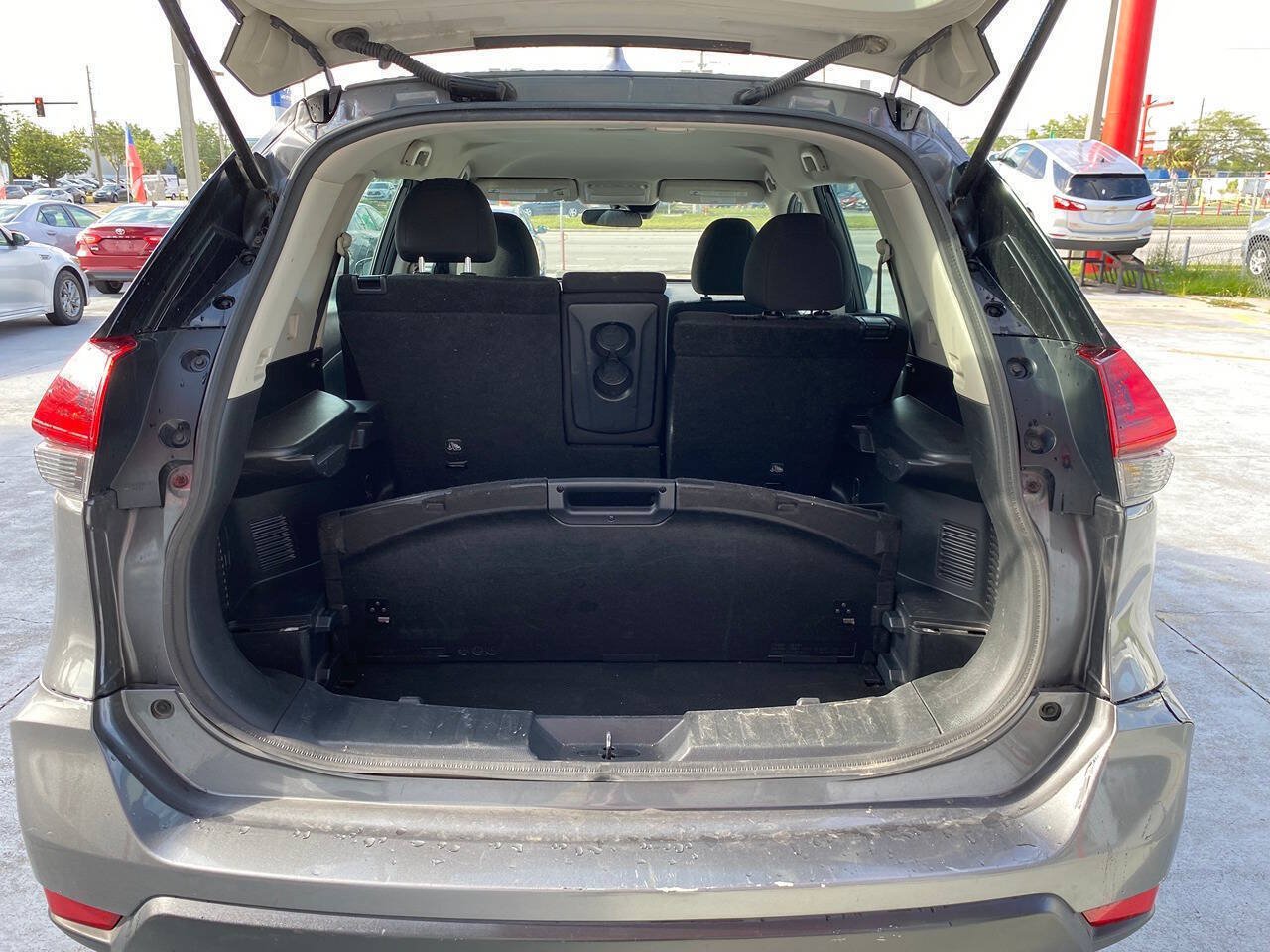 Used 2020 Nissan Rogue S AWD/4WD image 7