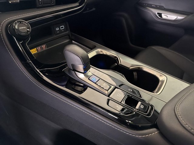Certified 2025 Lexus NX 250 FWD w/ Towing Package (2000 Lbs) image 23