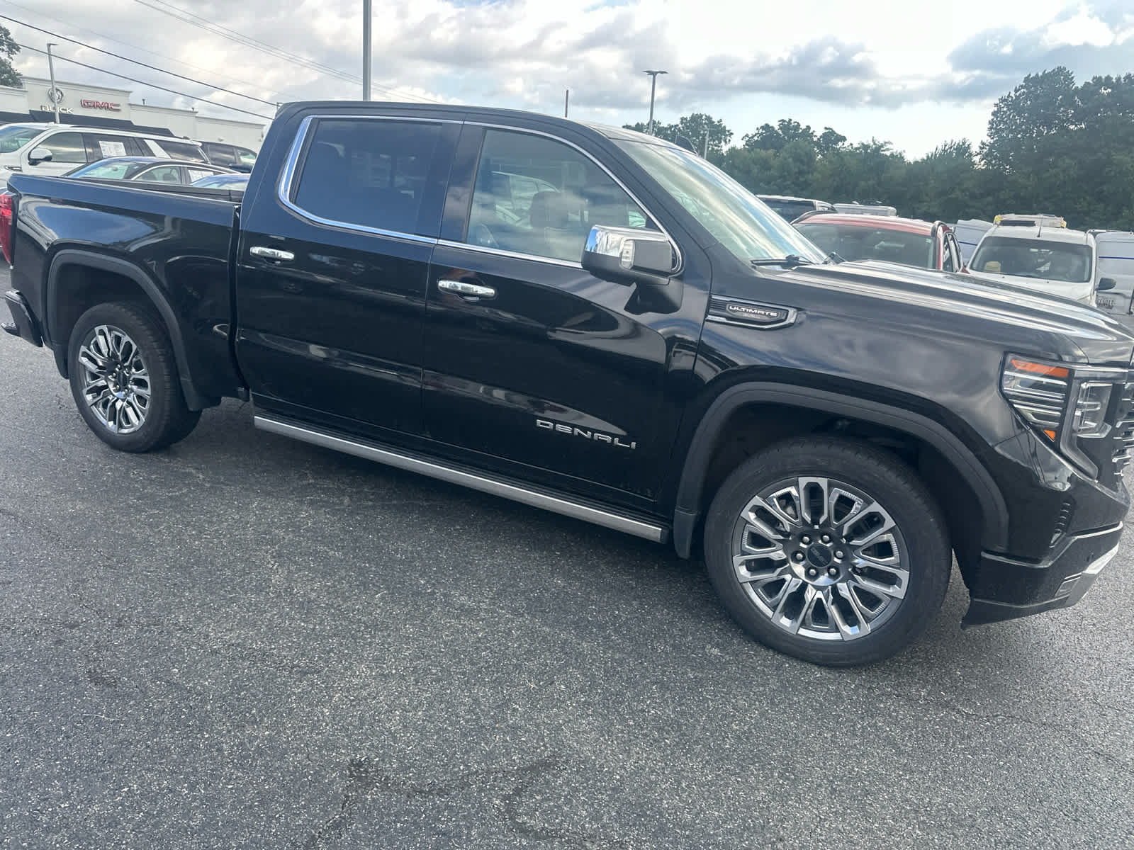 Used 2023 GMC Sierra 1500 Denali Ultimate AWD/4WD image 6