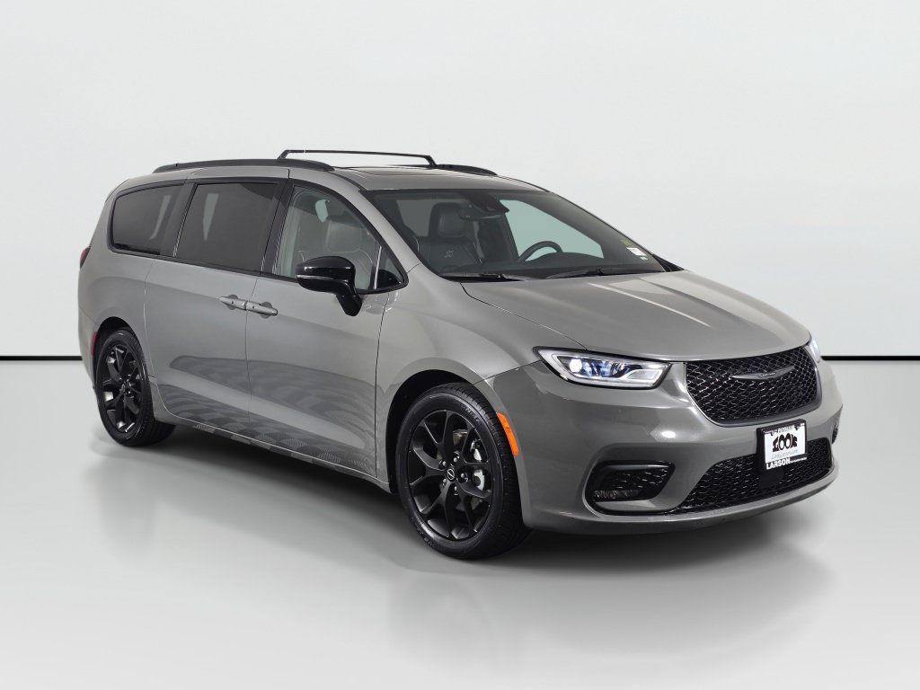 Used 2025 Chrysler Pacifica Limited FWD image 8