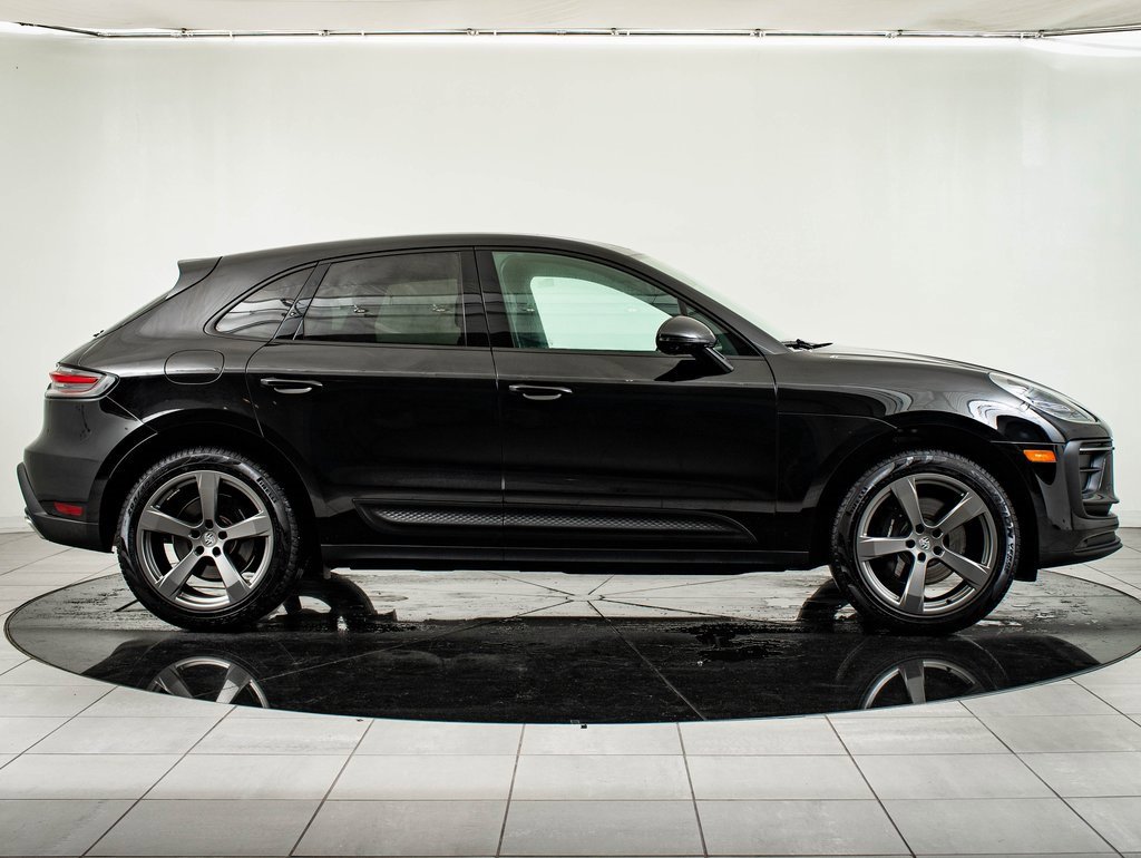 Certified 2024 Porsche Macan image 9