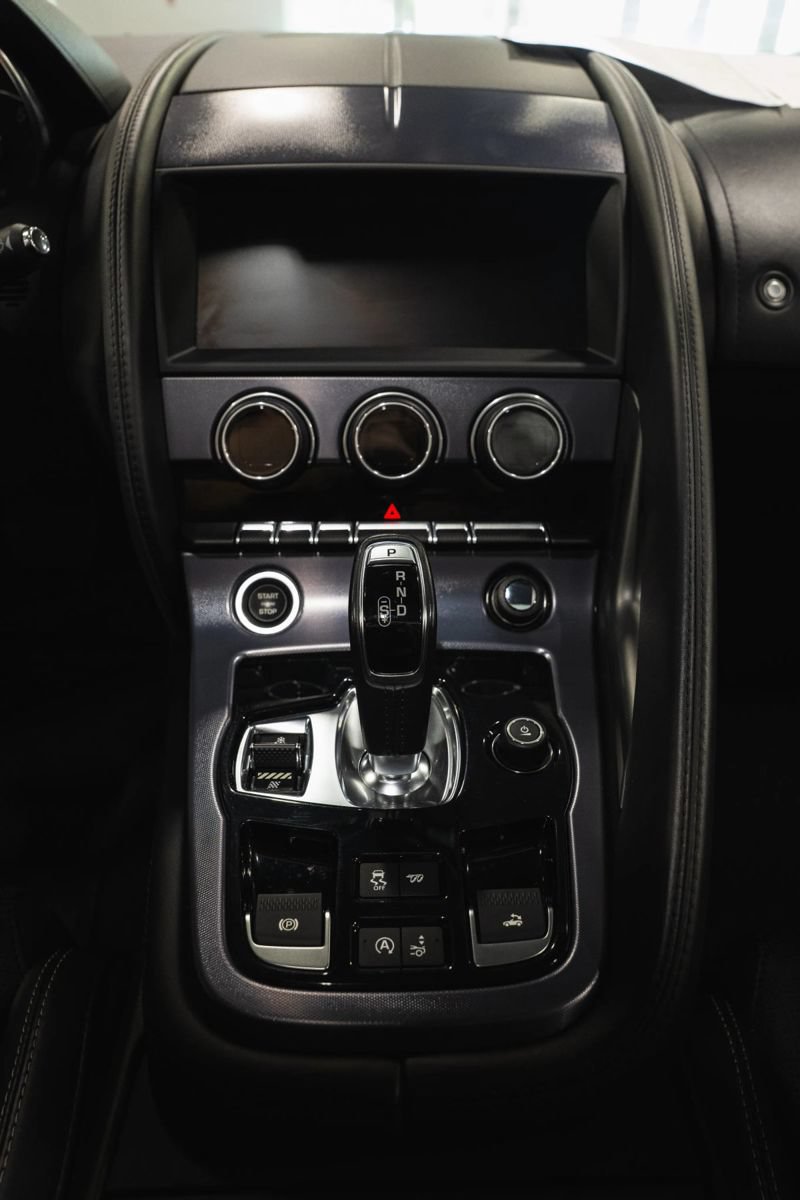 Used 2020 Jaguar F-TYPE Convertible RWD image 14