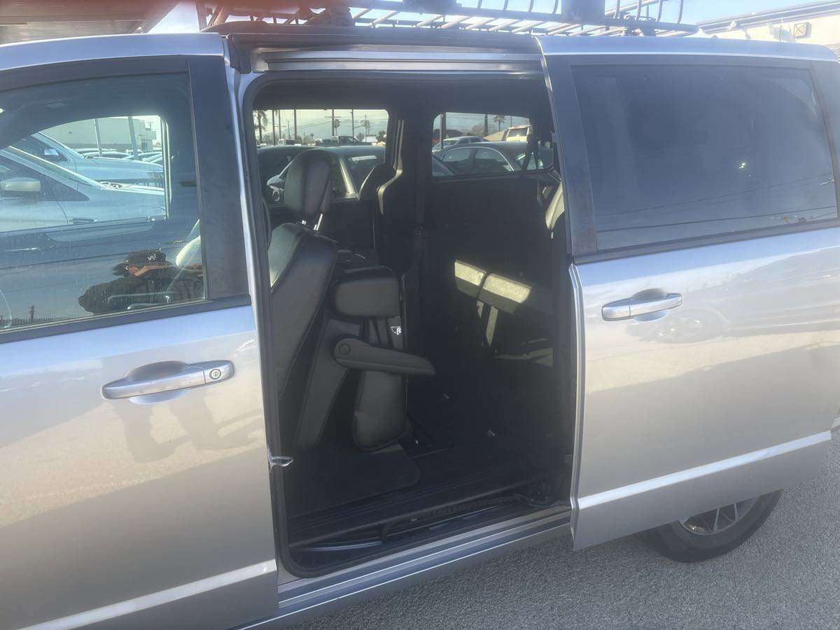 Used 2019 Dodge Grand Caravan GT image 24