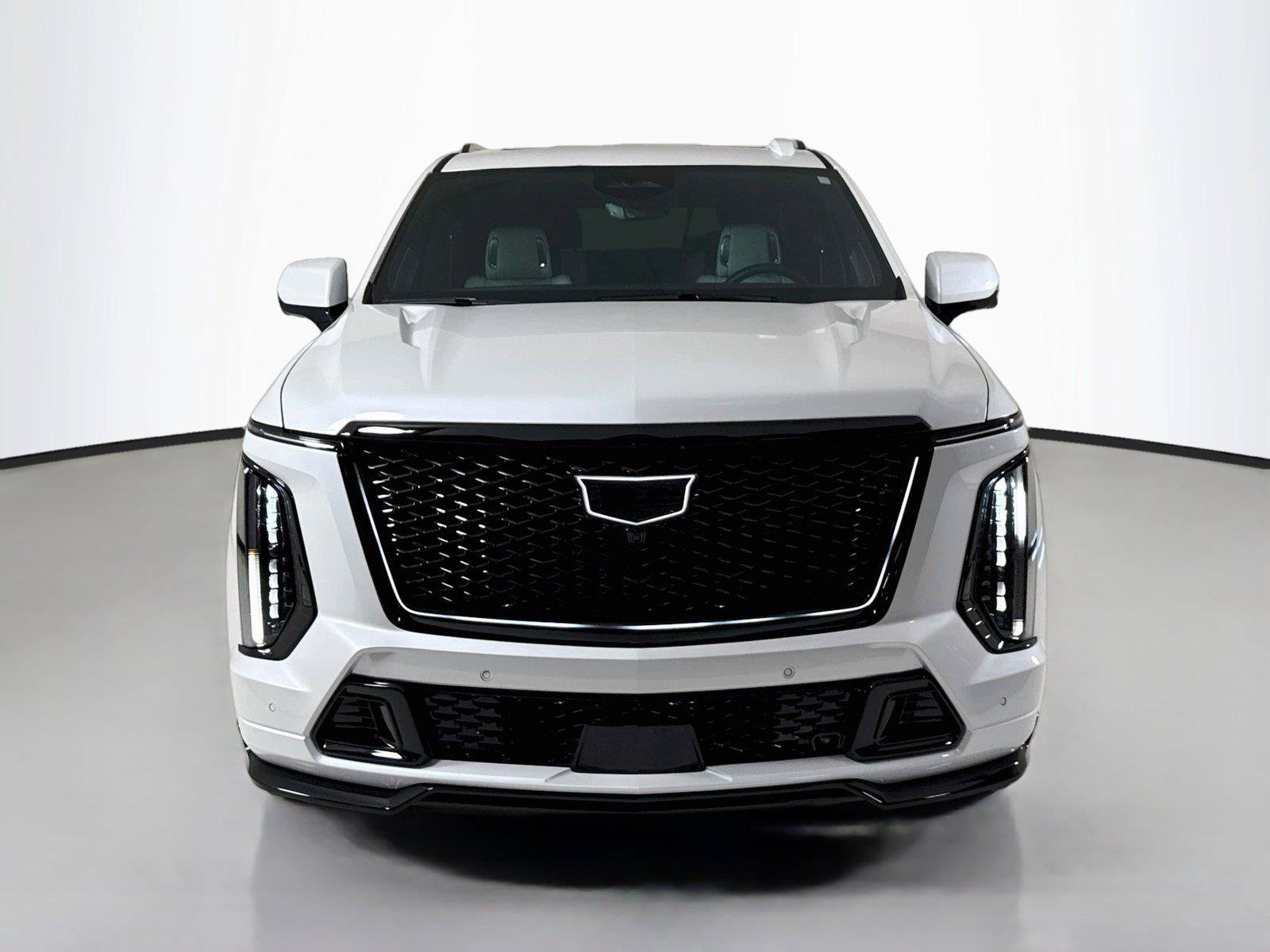 Used 2025 Cadillac Escalade ESV V AWD/4WD image 10