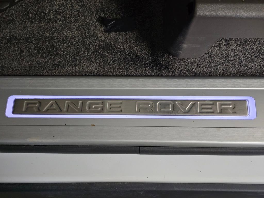 Used 2021 Land Rover Range Rover P525 Westminster Edition LWB AWD/4WD image 18