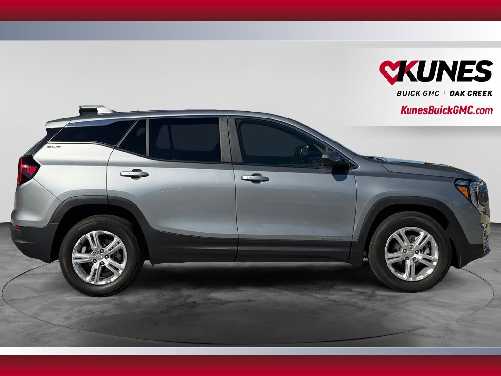 Used 2024 GMC Terrain SLE FWD image 12