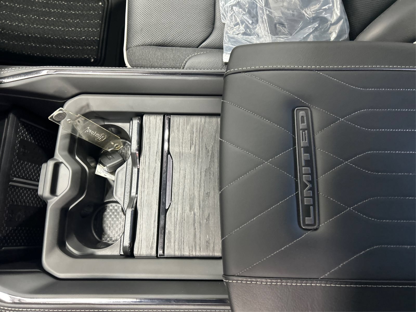 Used 2026 RAM 1500 Limited AWD/4WD image 13