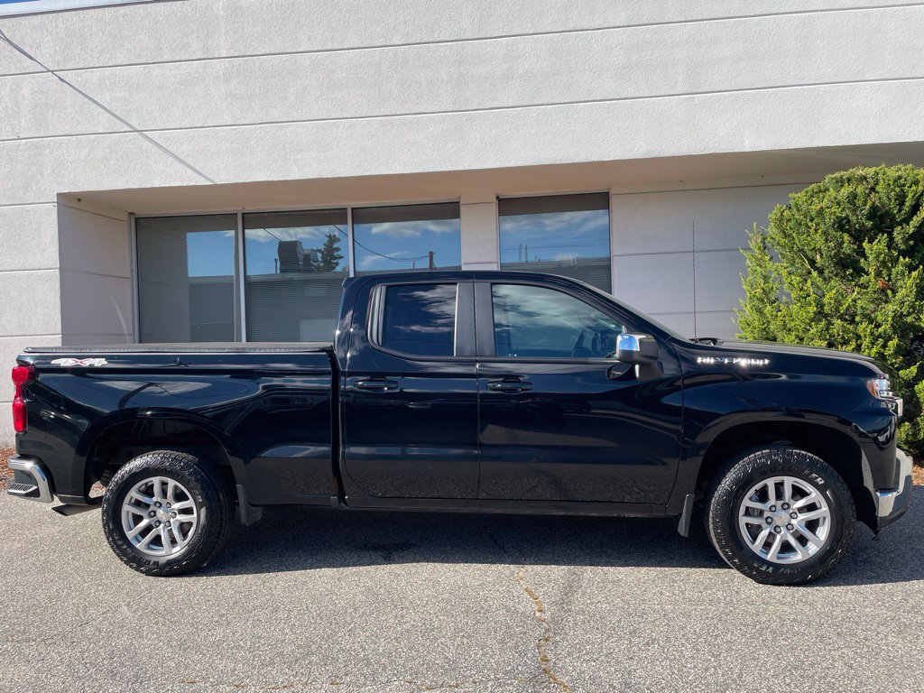 Used 2022 Chevrolet Silverado 1500 LT AWD/4WD image 7