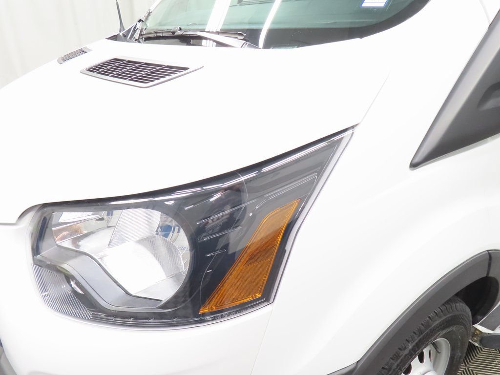 Used 2024 Ford Transit 250 Low Roof AWD w/ Exterior Upgrade Package image 30