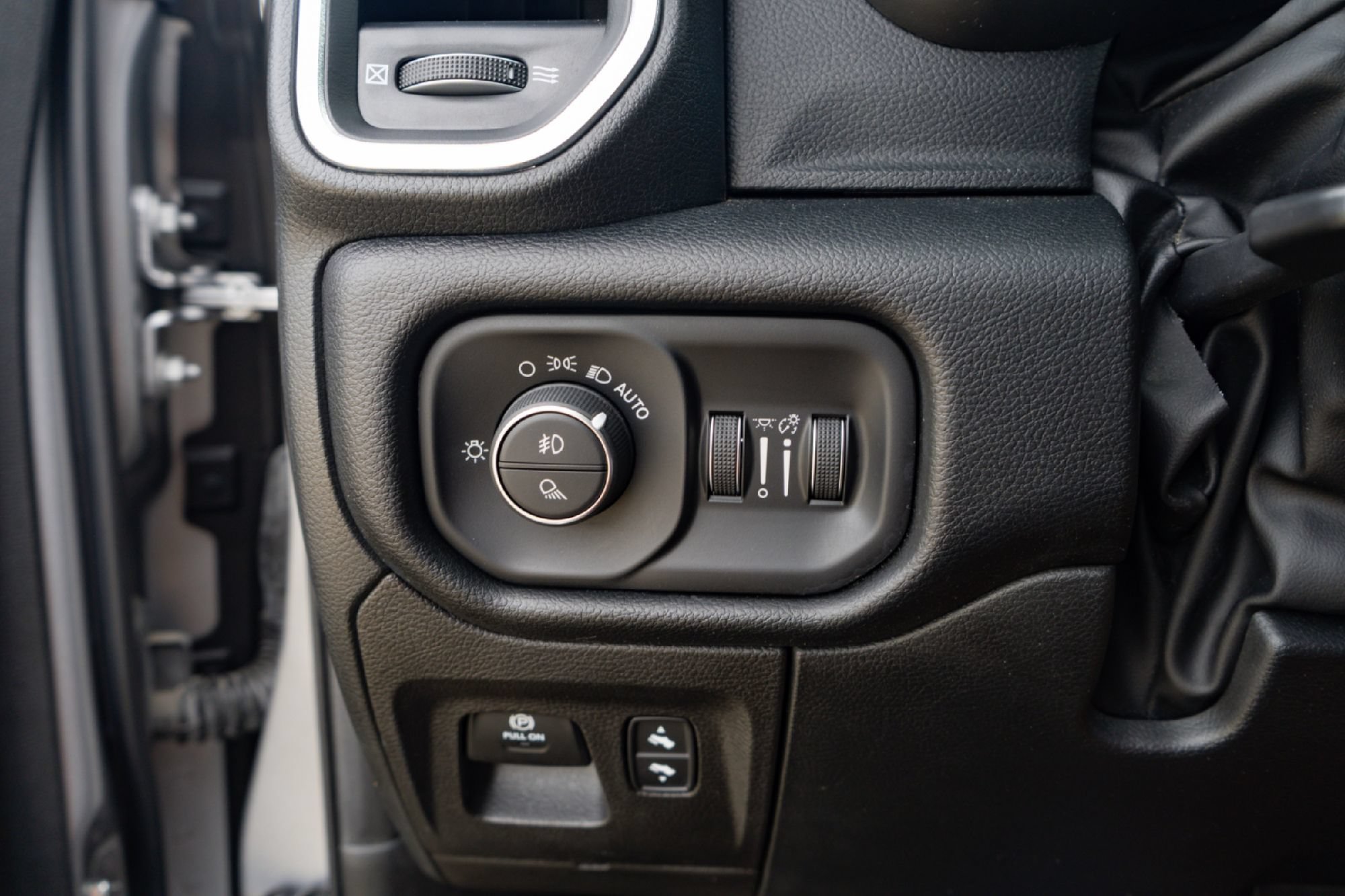Used 2022 RAM 1500 Laramie AWD/4WD image 19