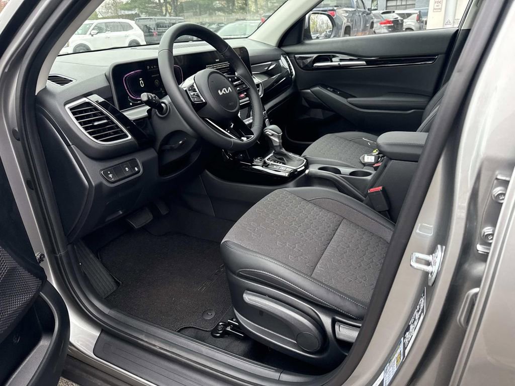 New 2026 Kia Seltos S AWD/4WD image 8