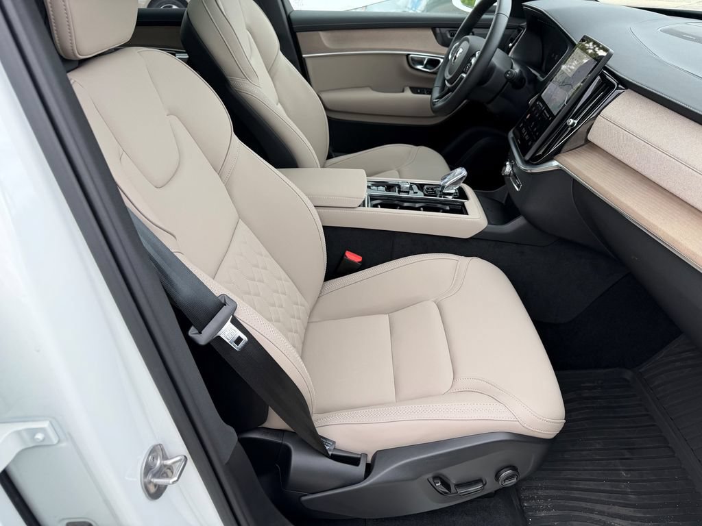 New 2026 Volvo XC90 B6 Plus w/ Protection Package Premier AWD/4WD image 9