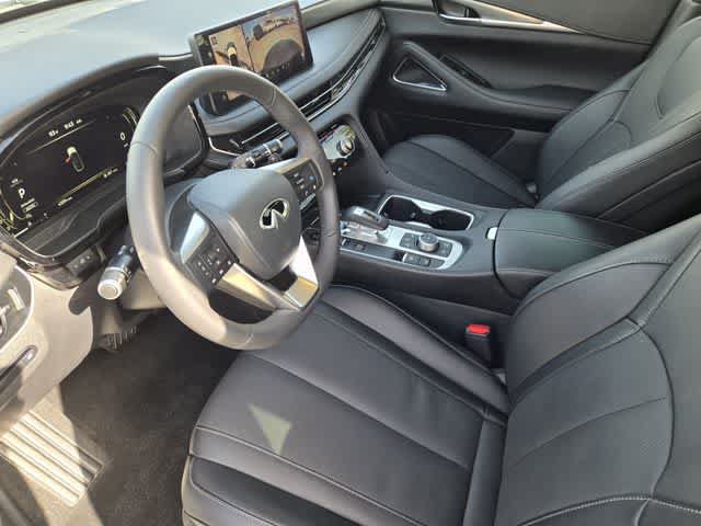Certified 2026 INFINITI QX60 Luxe w/ Cargo Package AWD/4WD image 2