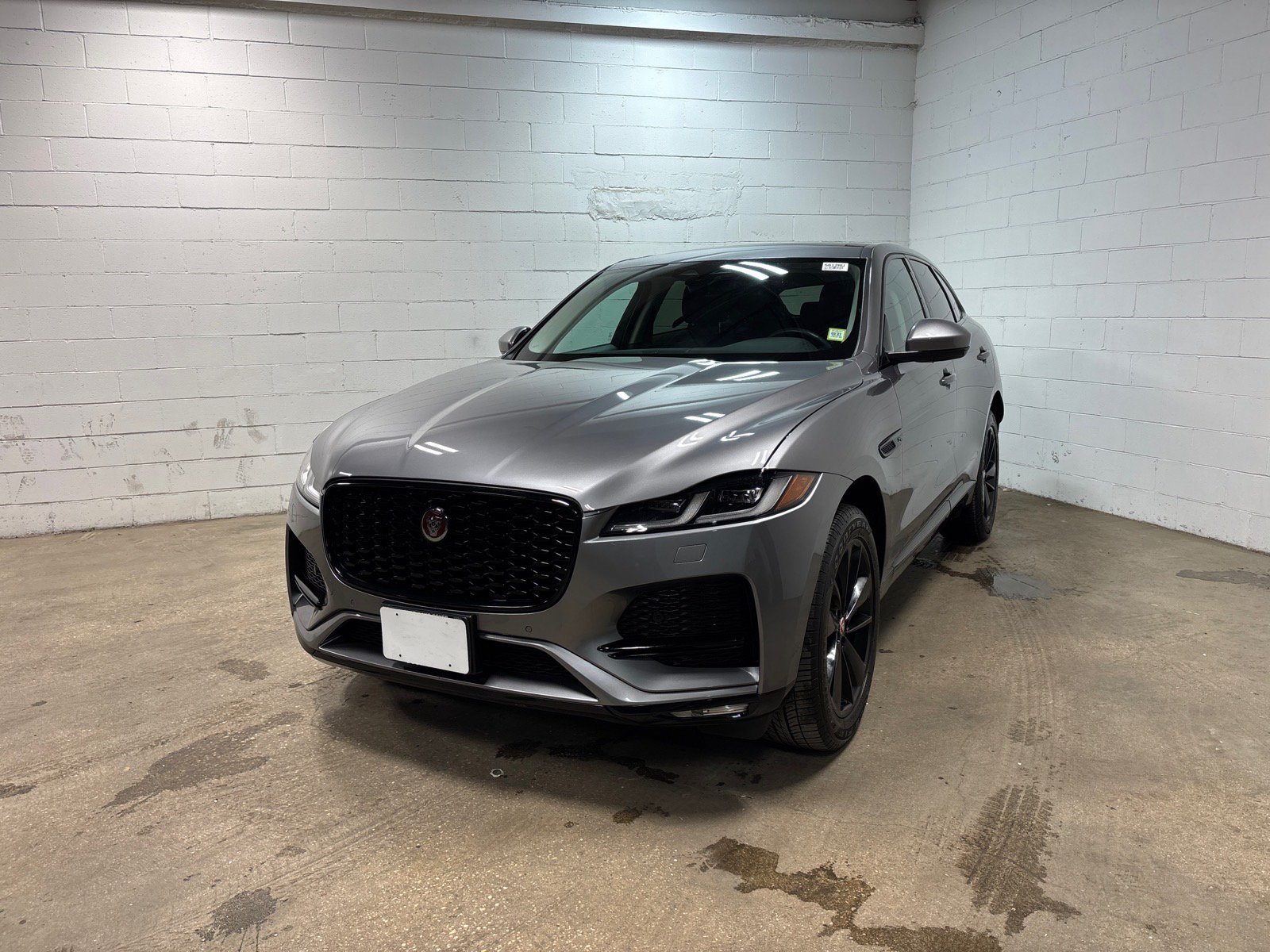 Used 2023 Jaguar F-PACE S AWD/4WD image 2