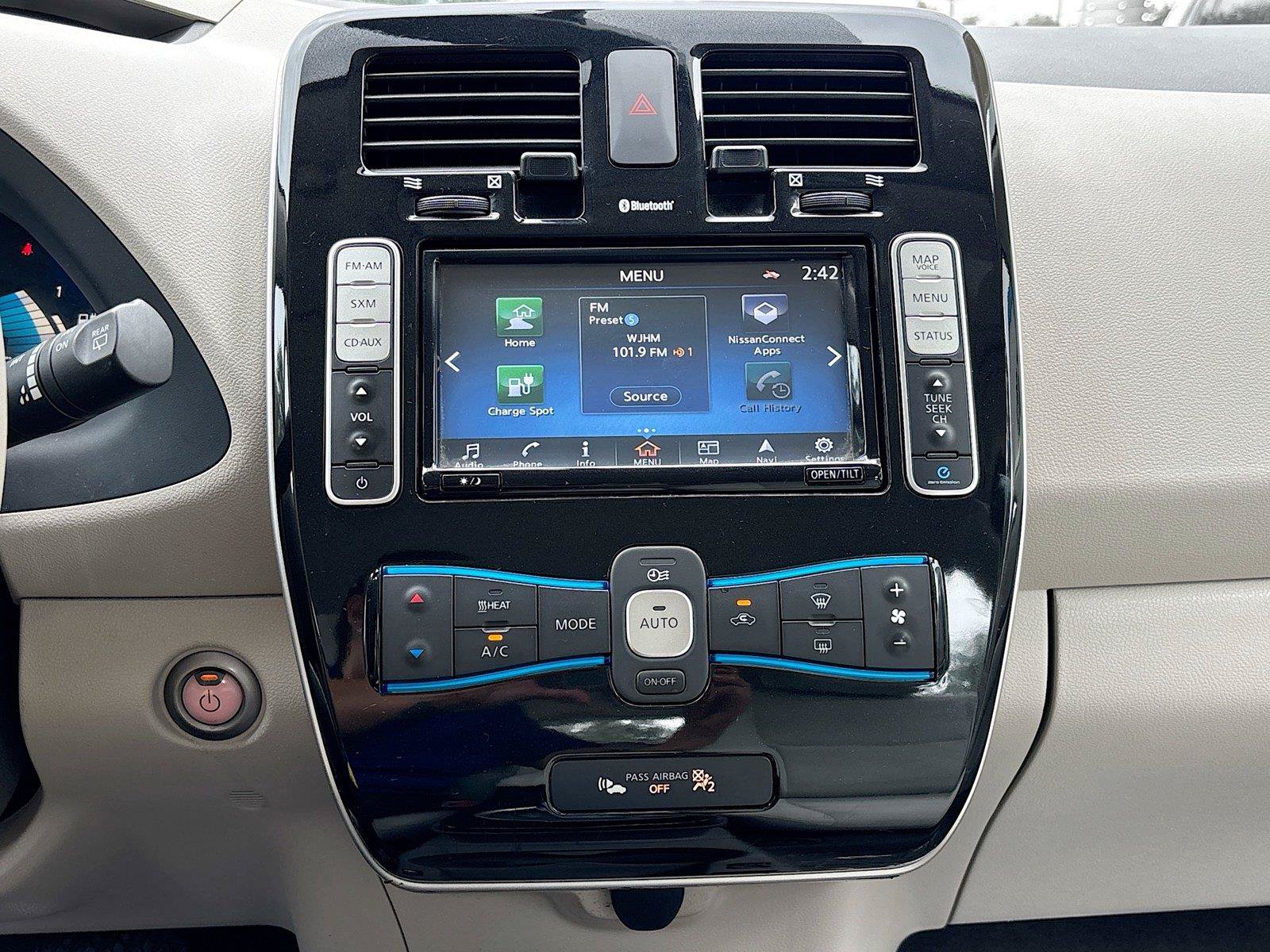 Used 2016 Nissan Leaf SV FWD image 15