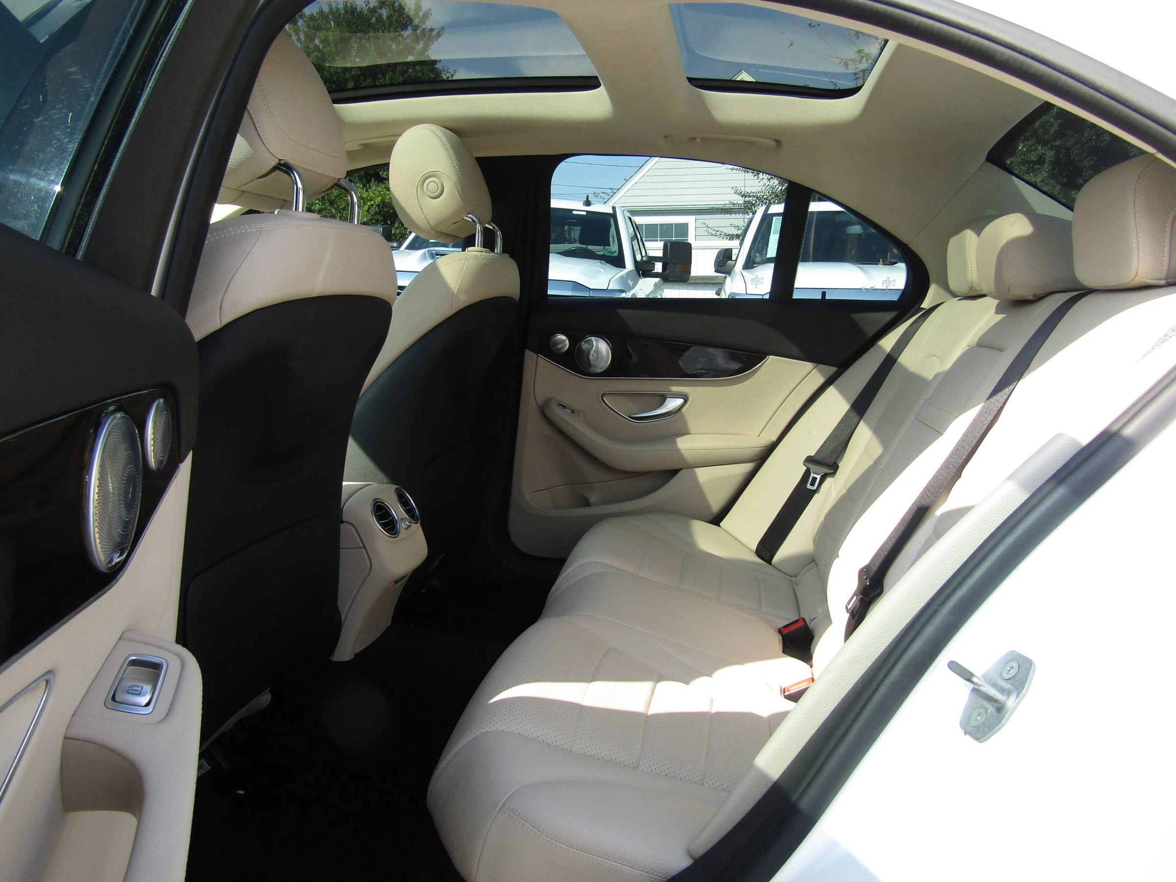 Used 2017 Mercedes-Benz C 300 4MATIC Sedan image 15