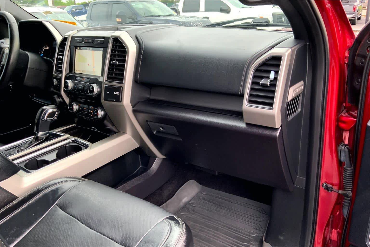Used 2017 Ford F150 Lariat w/ Equipment Group 502A Luxury AWD/4WD image 17