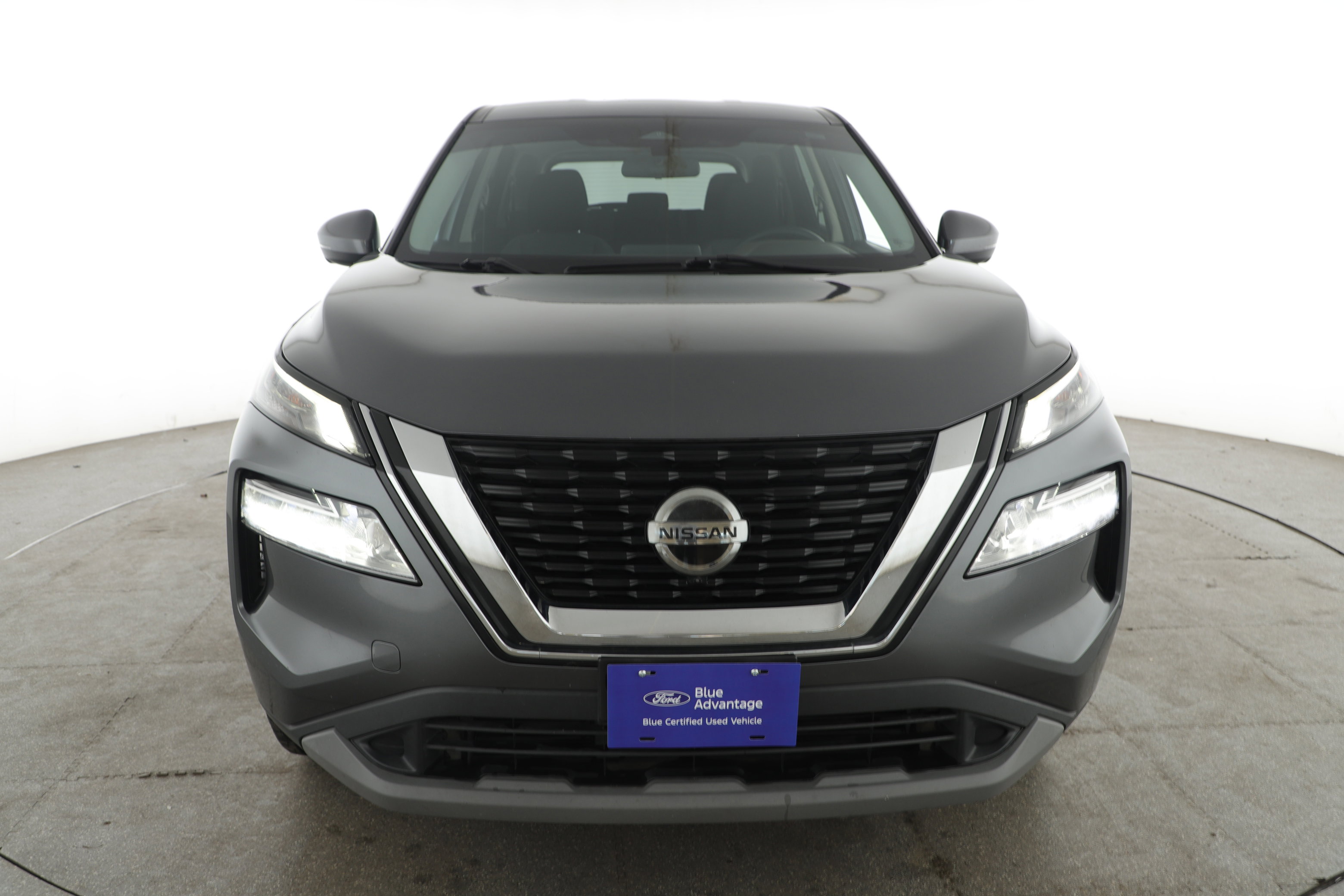 Used 2021 Nissan Rogue SV FWD image 2