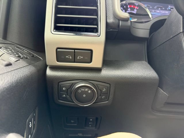 Used 2019 Ford F250 Lariat w/ Lariat Ultimate Package AWD/4WD image 24