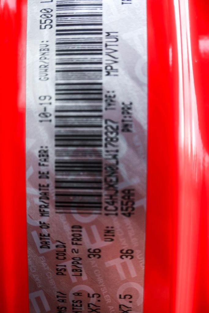 Used 2020 Jeep Wrangler Unlimited Sahara w/ Uconnect 4C Nav & Sound Group image 39