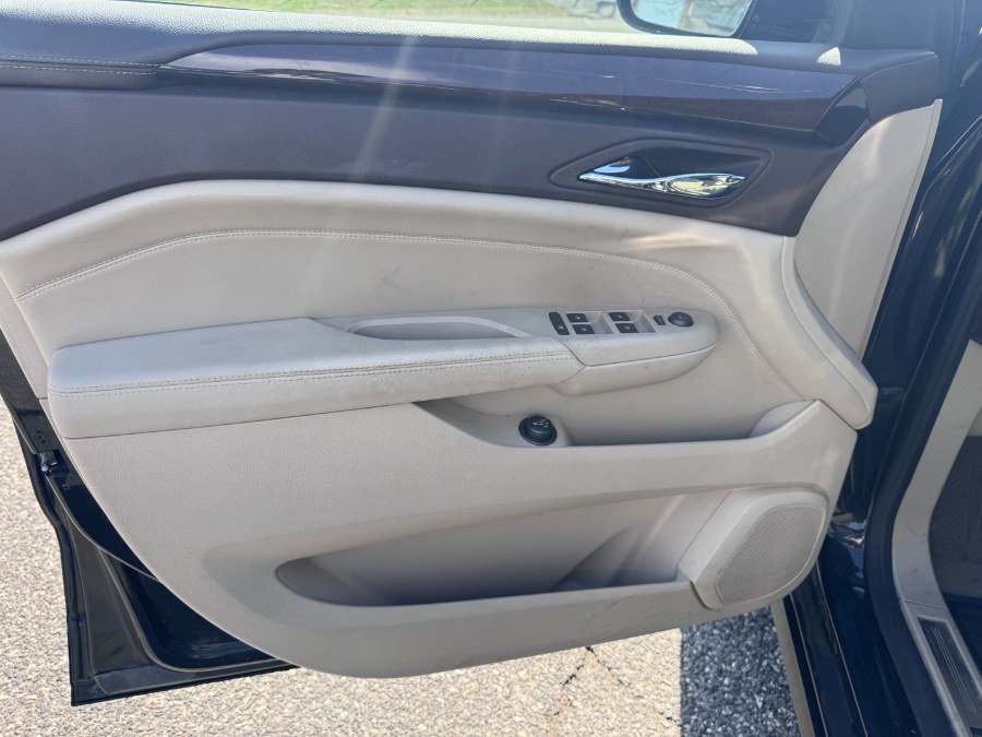 Used 2011 Cadillac SRX Luxury image 11