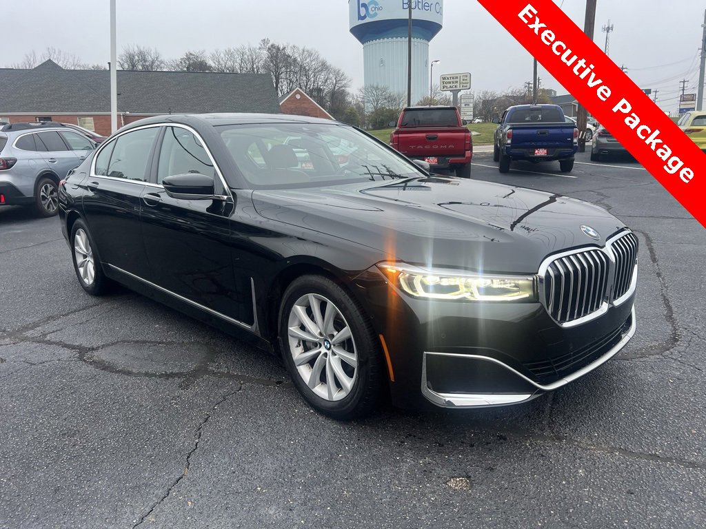 Used 2022 BMW 740i xDrive w/ Luxury Rear Seating Package image 4
