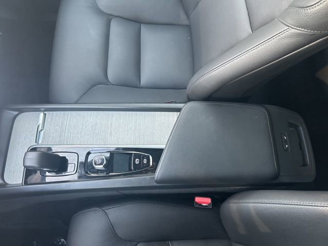 Certified 2025 Volvo XC60 B5 Plus w/ Climate Package image 26
